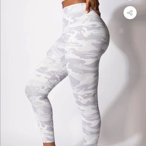 BRAND NEW Jed North camo Leggings